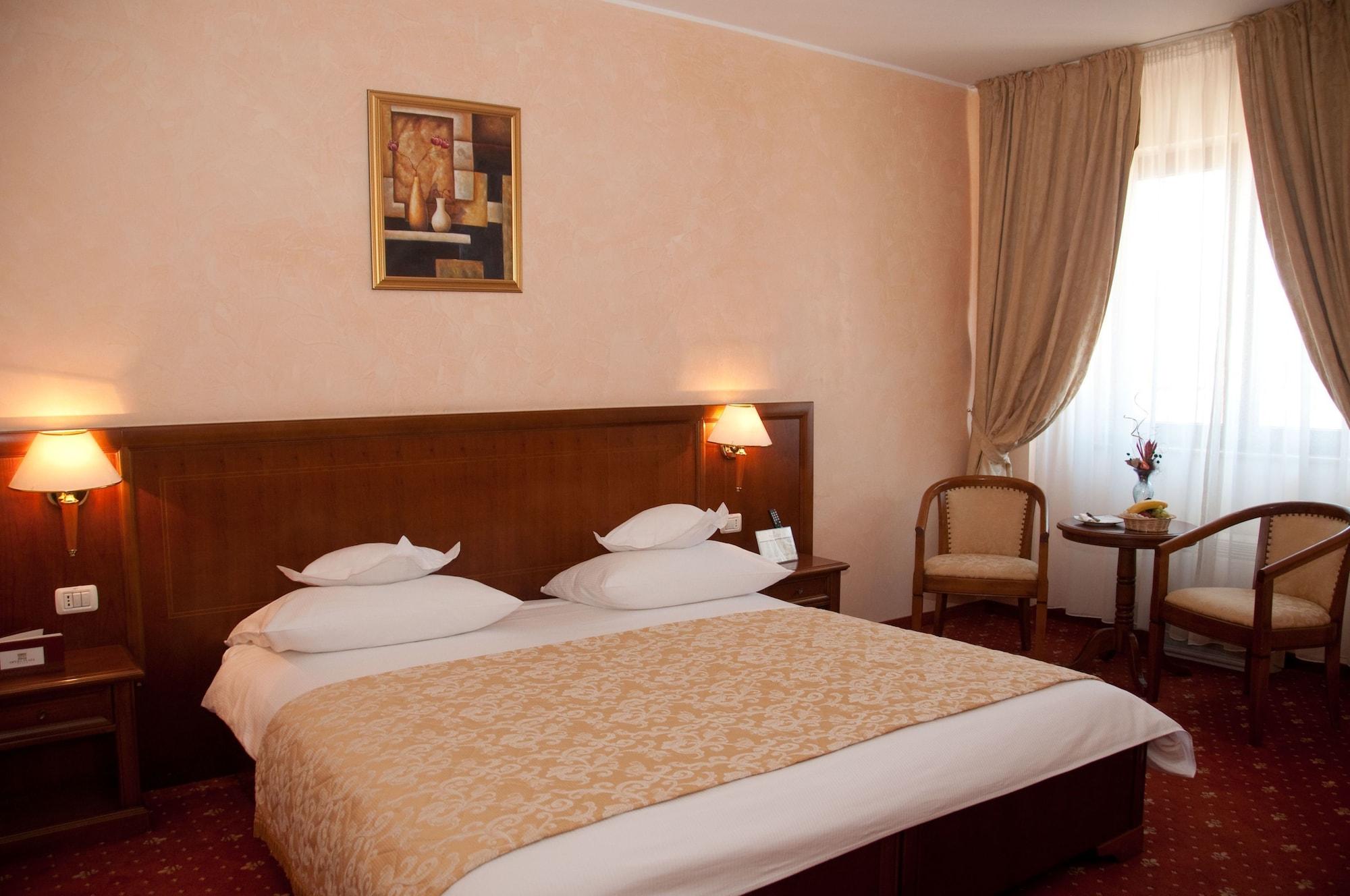 Hotel Opera Plaza Kolozsvár Kültér fotó
