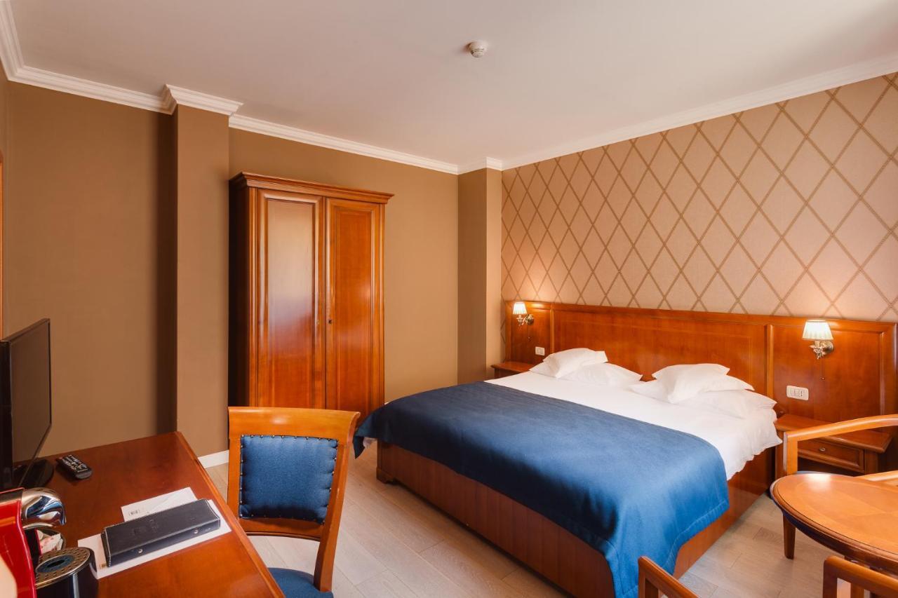 Hotel Opera Plaza Kolozsvár Kültér fotó