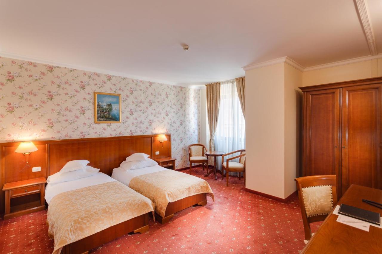 Hotel Opera Plaza Kolozsvár Kültér fotó
