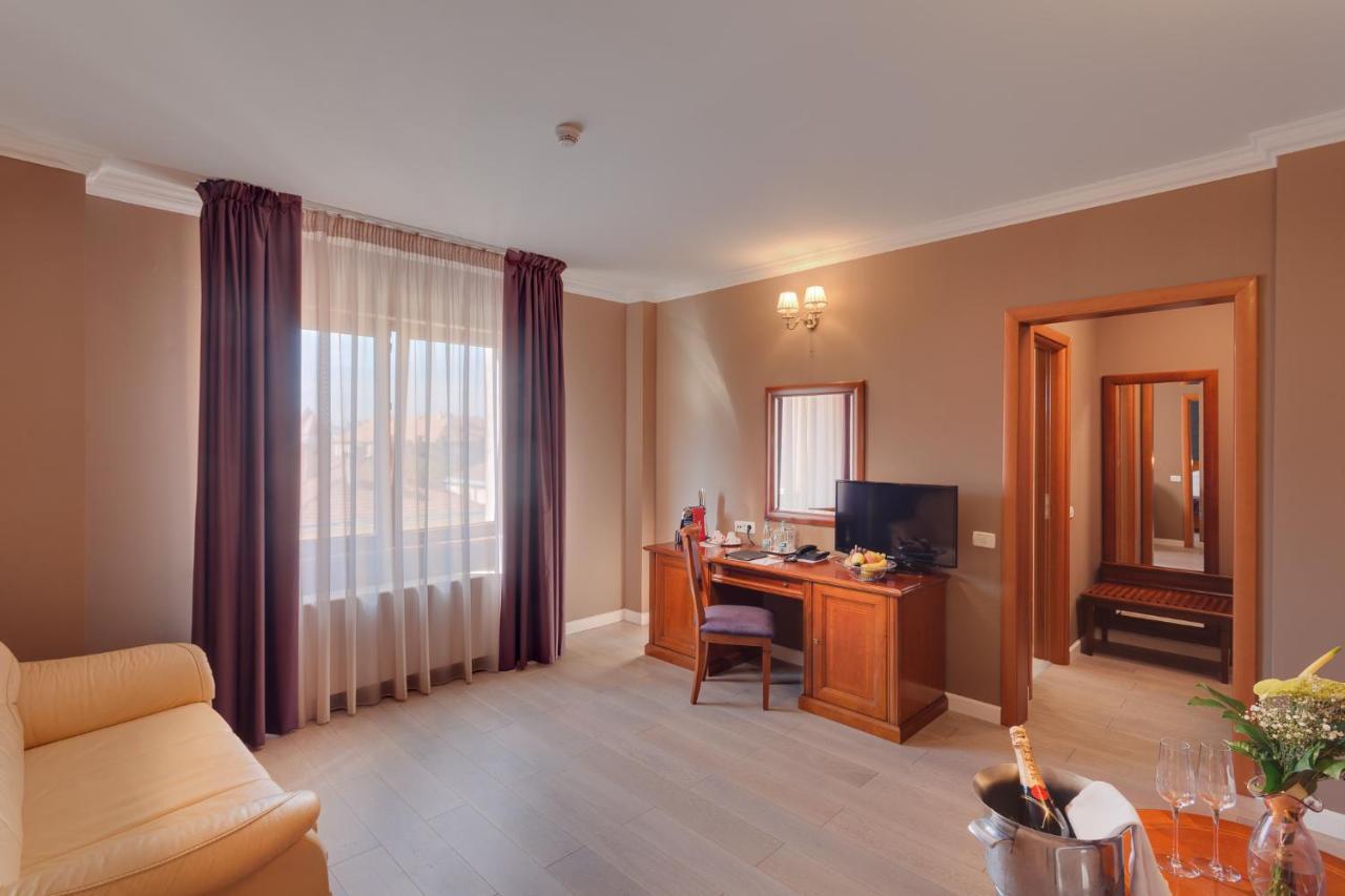 Hotel Opera Plaza Kolozsvár Kültér fotó